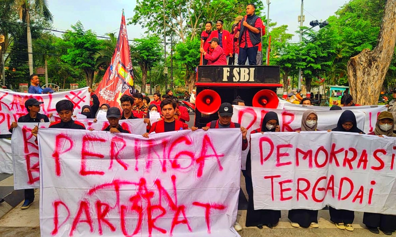 Mahasiswa IMM Sidoarjo Gelar Aksi di Depan Kantor DPRD, Kawal Putusan MK