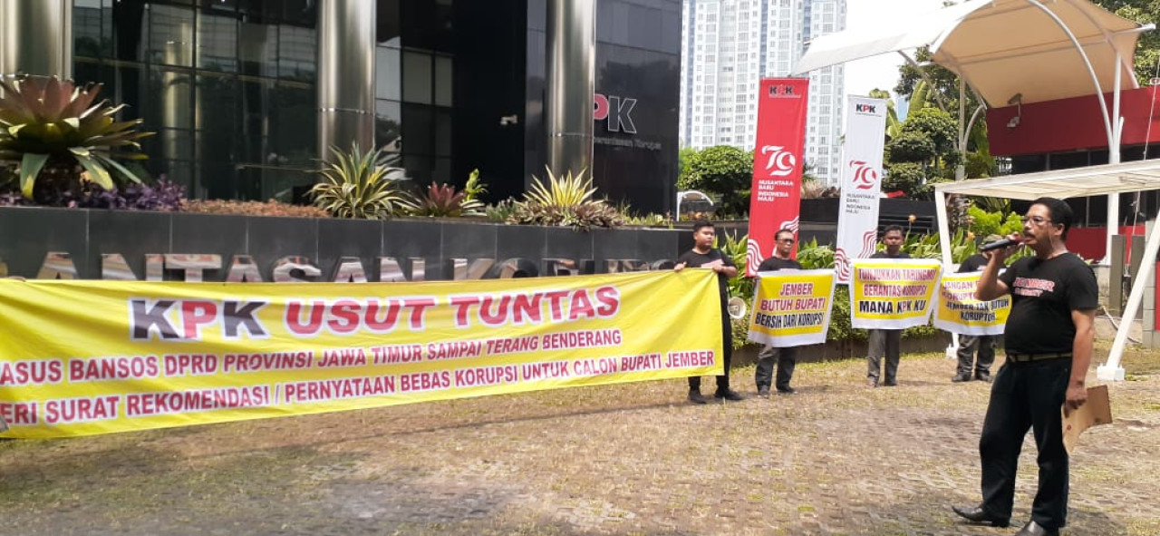 Demo warga Jember di Kantor KPK Jakarta (Foto: Agus for jatimnow.com)