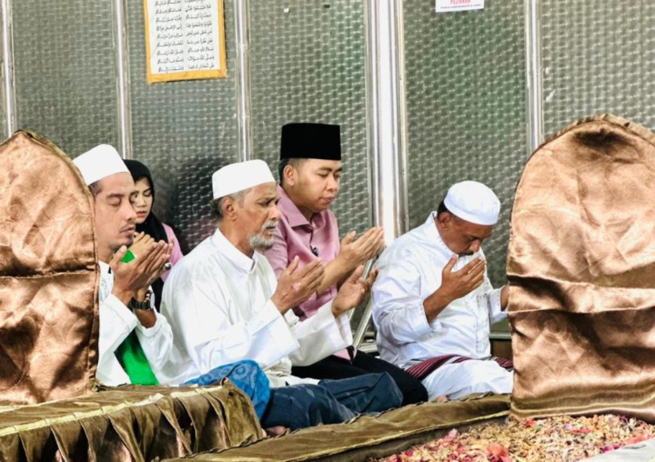Gus Fawait Ziarahi Makam Habib Sholeh Tanggul Jelang Daftar KPU Jember