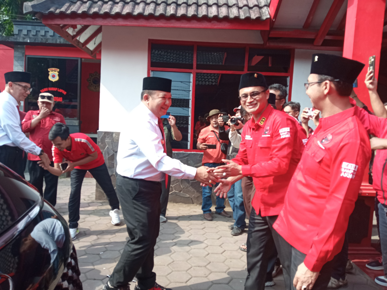 Bupati Hendy siap berbaju merah bergabung PDI Perjuangan. (Foto: Sugianto/jatimnow.com)