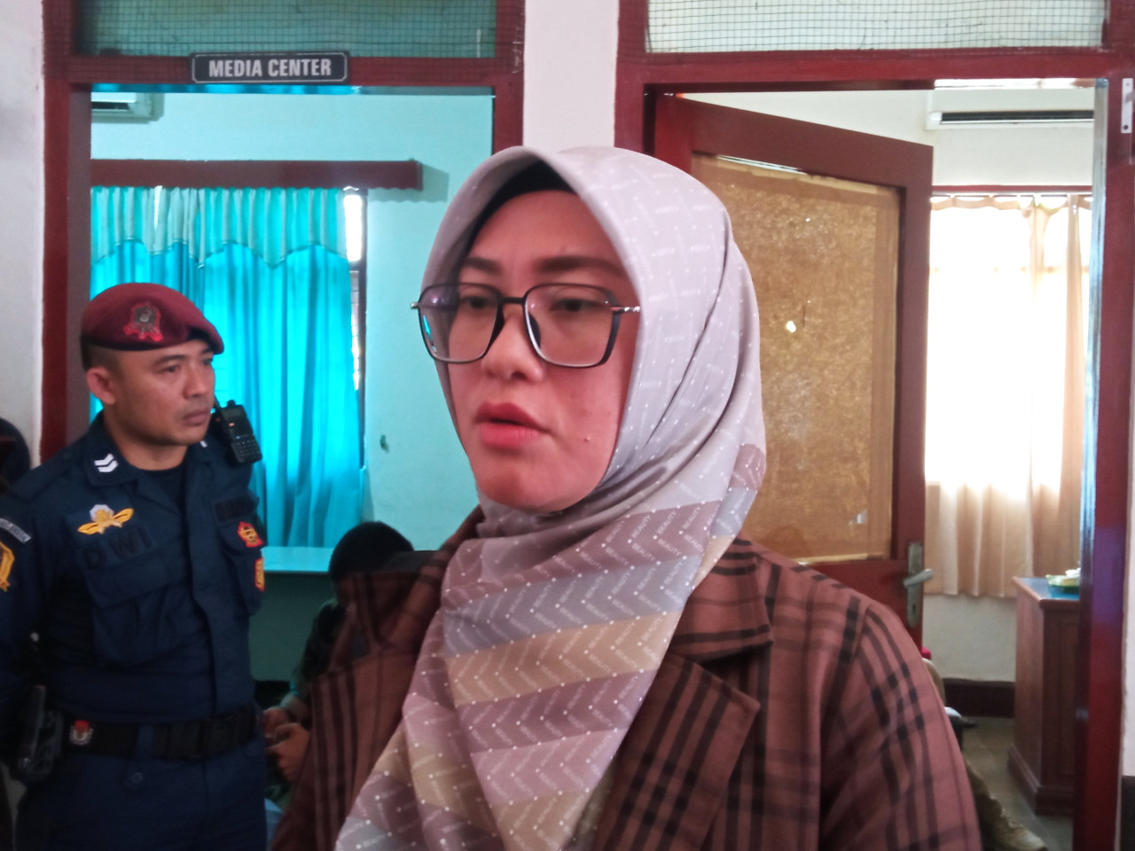 Ketua KPU Jember Dessi Anggraeni saat ditemui wartawan. (Foto: Sugianto/jatimnow.com)