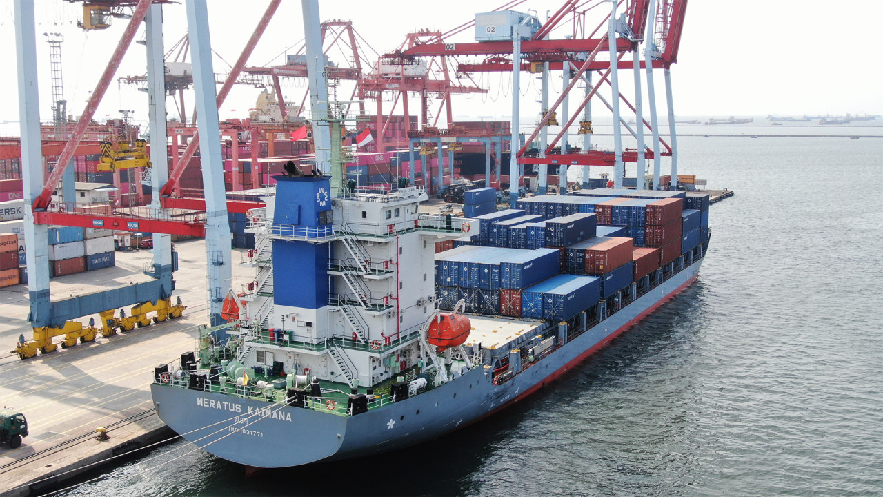 Layanan direct service ini menjadi alternatif bagi pelaku usaha yang akan mengirimkan barang ke tujuan China dengan biaya ekonomis tanpa harus transit di negara lain. (Foto: IPC Terminal Petikemas)