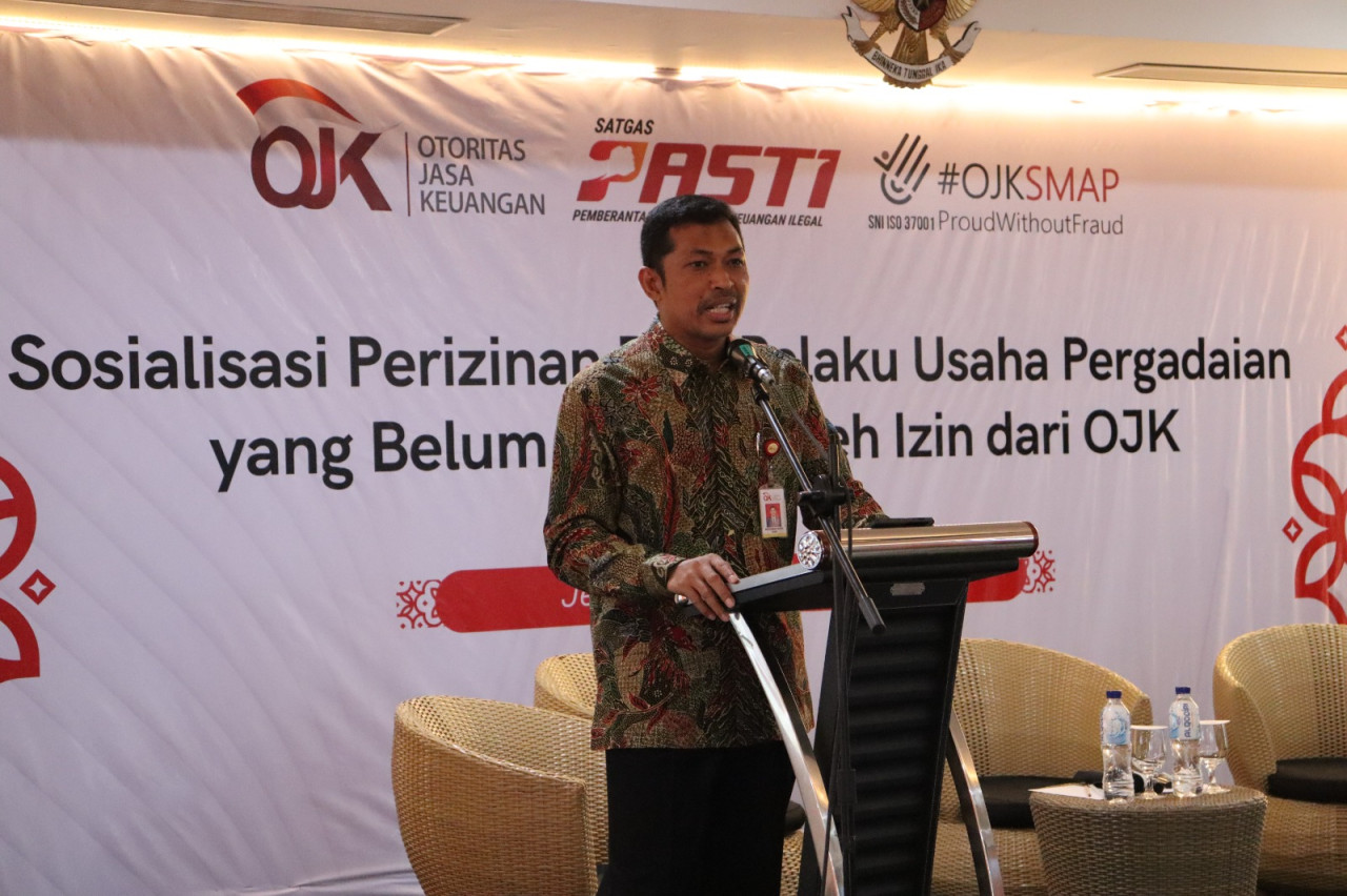 OJK Jember memberikan edukasi perizinan bagi pengusaha pergadaian (Foto: Sugianto/jatimnow.com)