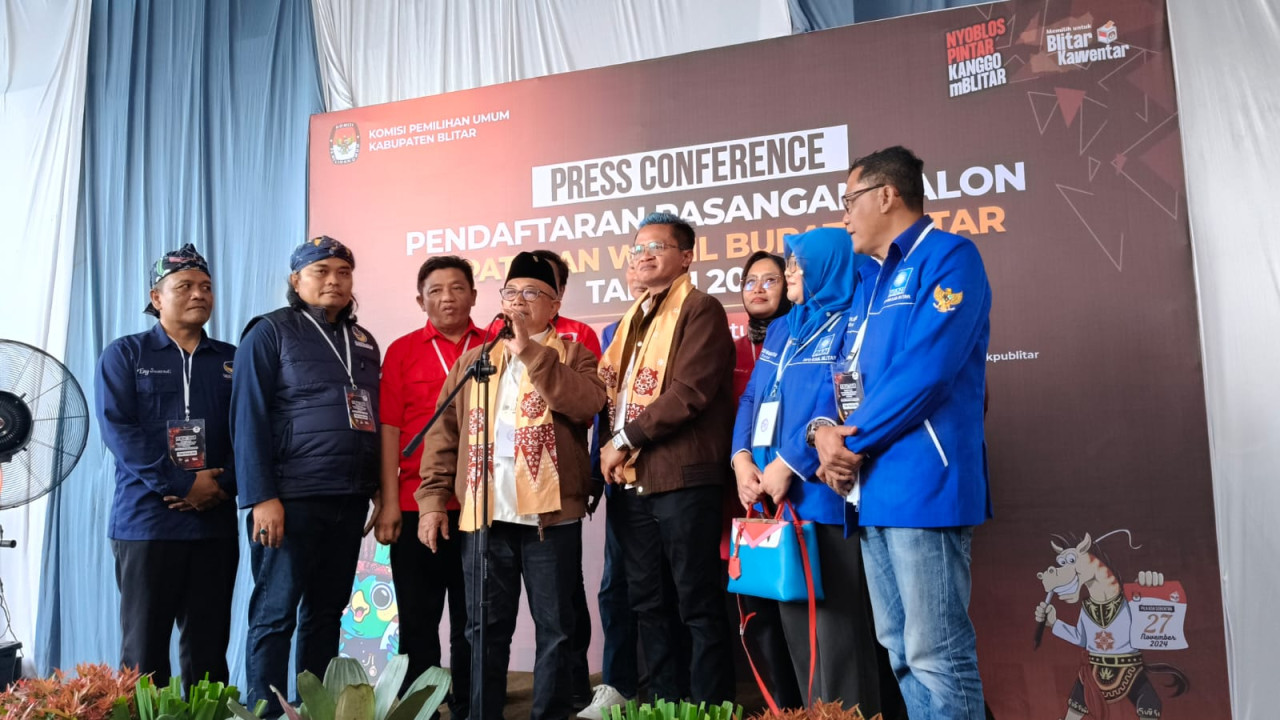Hari Pertama, Pasangan Rijanto-Kaji Beky Mendaftar di KPU Kabupaten Blitar