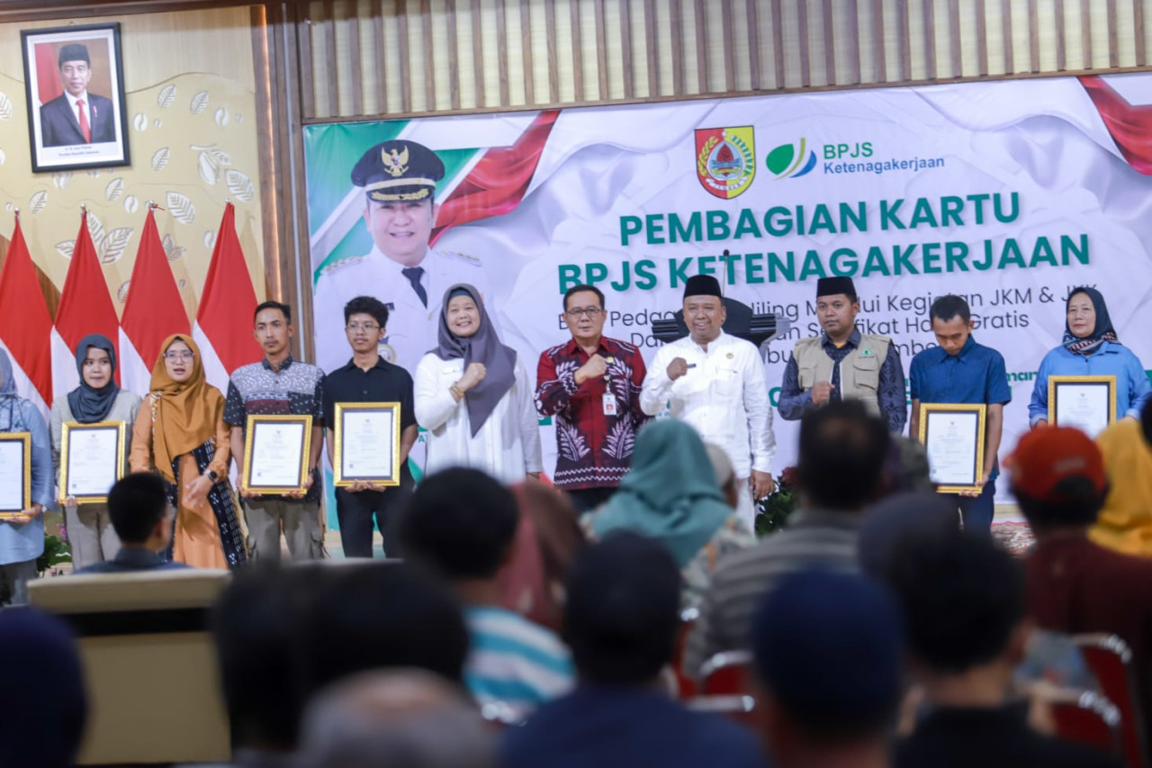 833 Pedagang Keliling di Jember Dapat Sertifikat Halal dan BPJS Ketenagakerjaan