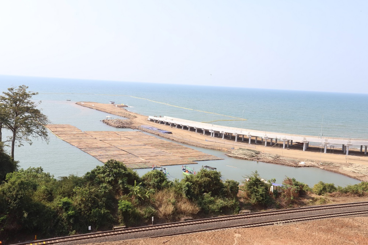 Proses pembangunan Pelabuhan Batang. (Foto-foto: Humas Pelindo Regional 3)