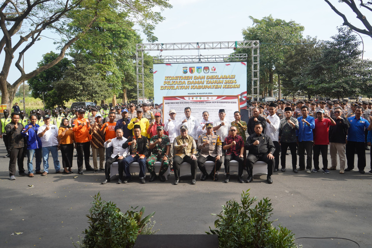 Mas Dhito usai deklarasi Pilkada damai dan simulasi sispamkota. (Foto: Pemkab Kediri/jatimnow.com)