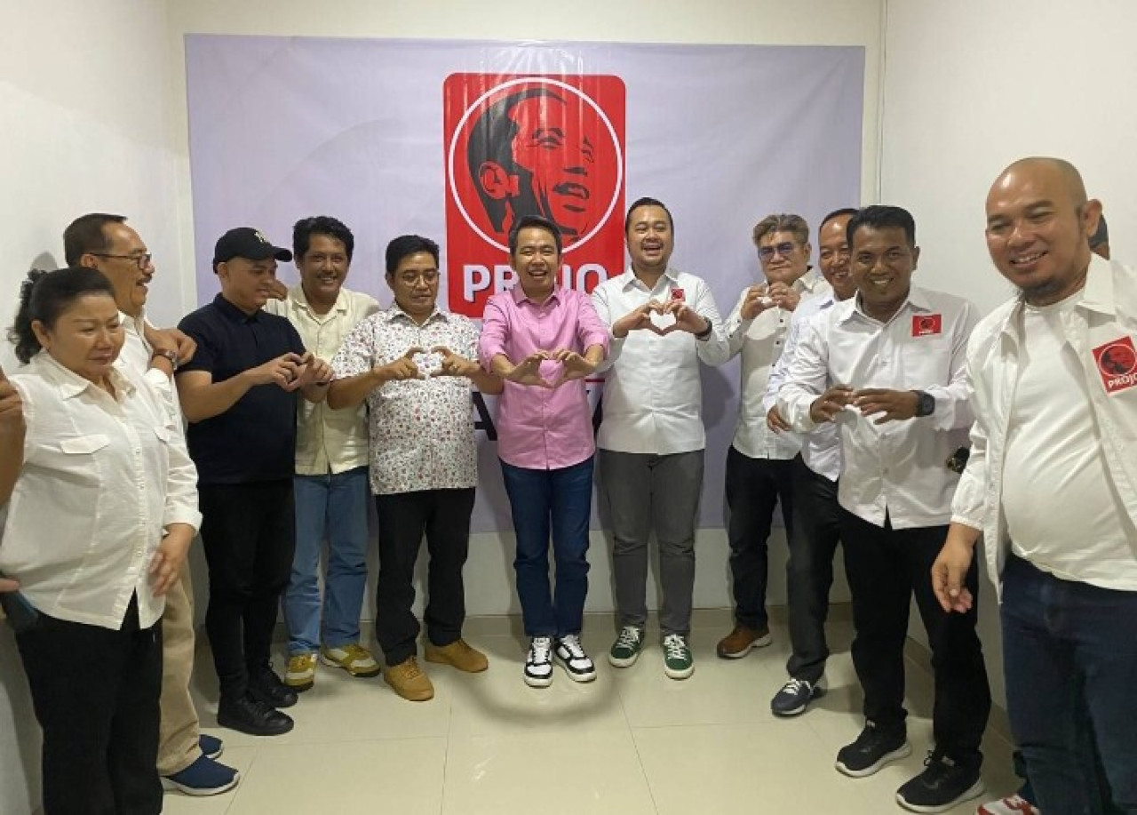 Penyerahan dukungan Projo kepada Gus Fawait. (Foto: Khus for jatimnow.com)