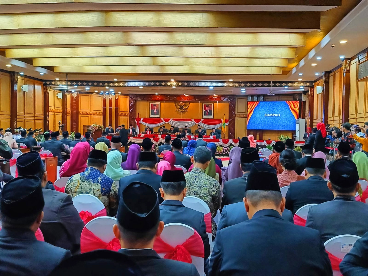 Suasana pelantikan anggota DPRD Kabupaten Sidoarjo Masa Jabatan 2024-2029. (Foto: Ahaddiini HM/jatimnow.com)