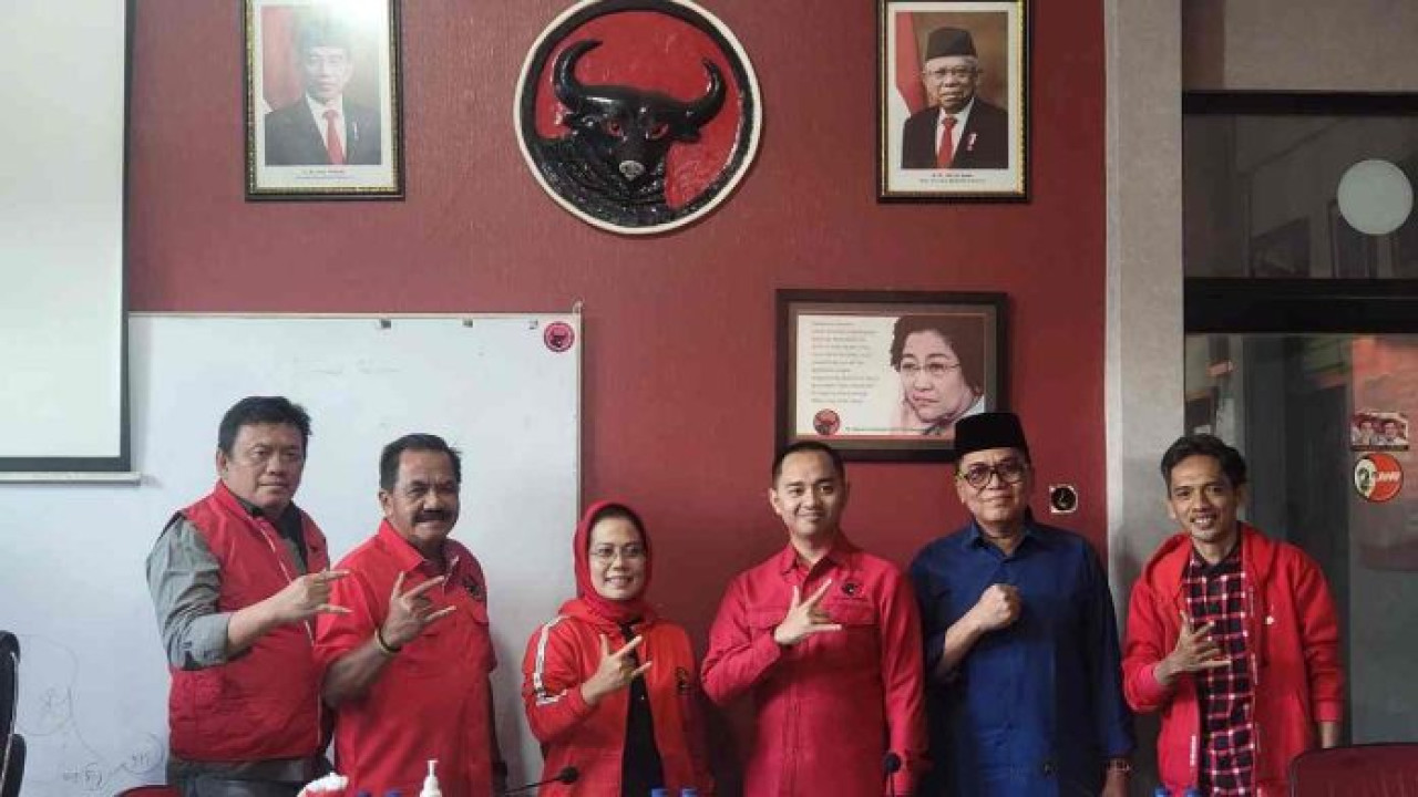 Zulmi - Rasit saat mendaftar ke PDI beberapa waktu lalu (dok.jatimnow.com)