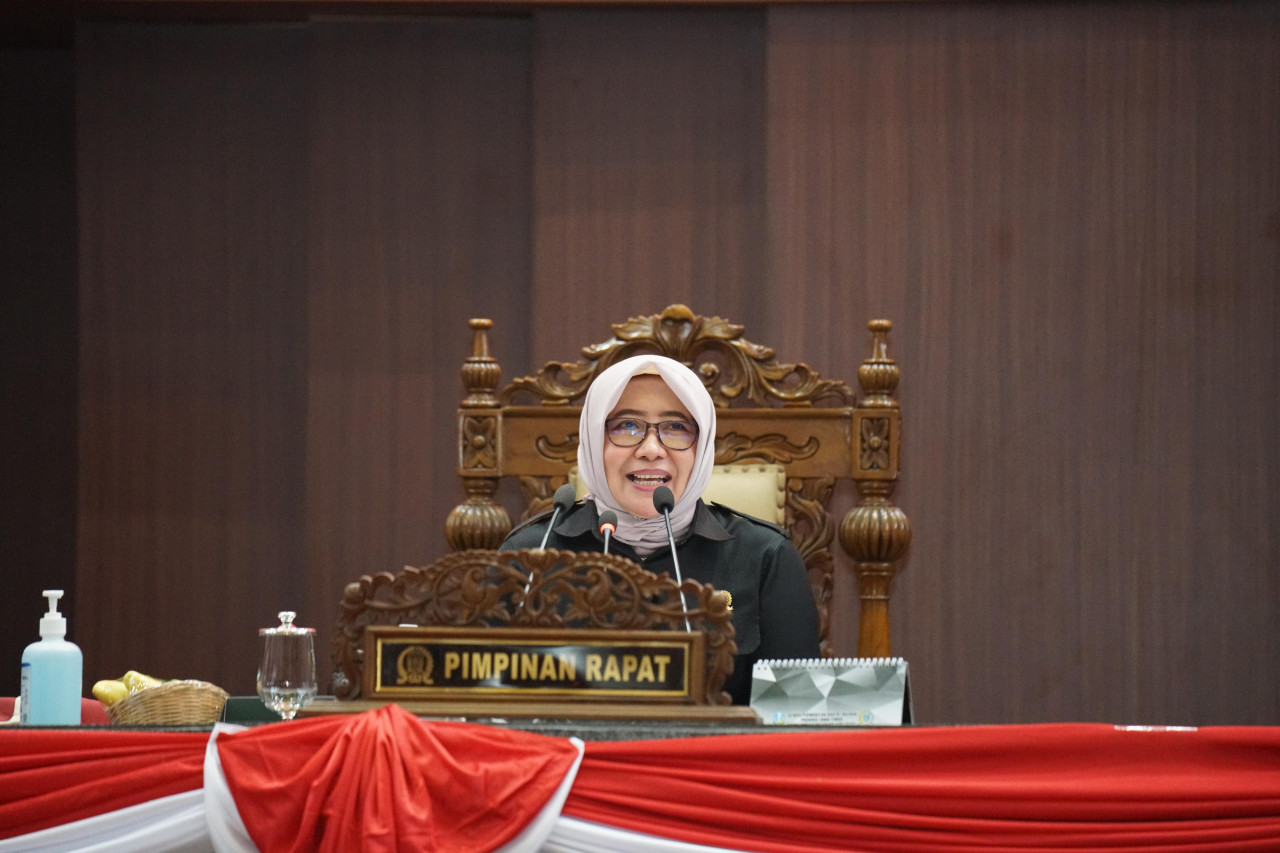 Ketua sementara DPRD Jatim Hj Anik Maslachah. (Foto: Humas DPRD Jatim)