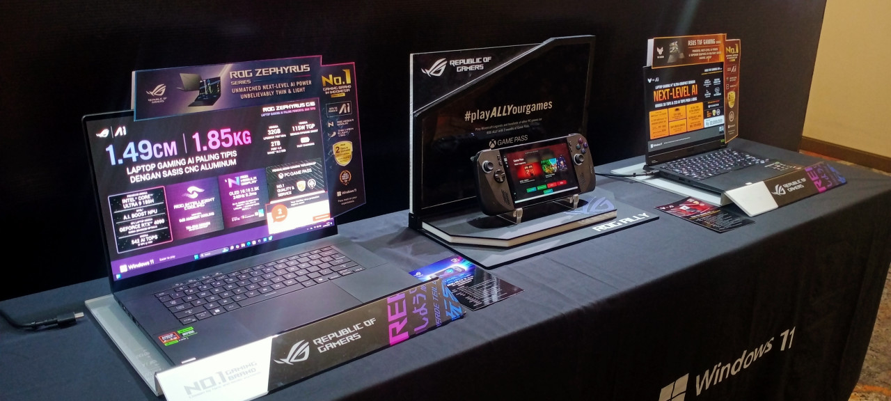 Dua series laptop Next-Level AI Gaming Laptop terbarunya dari ASUS Republic of Gamers (ROG) yakni ROG Zephyrus G16 (GA605) dan TUF Gaming A14 (FA401). (Foto: Gerhana/jatimnow.com)