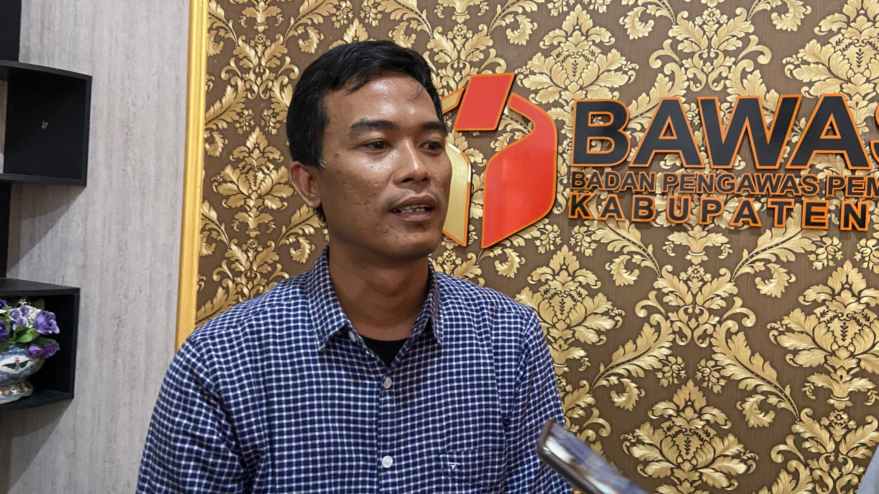 Koordiv Penanganan Pelanggaran dan Datin Bawaslu Kabupaten Kediri Muhammad Hamdani. (Foto: Yanuar Dedy/jatimnow.com)