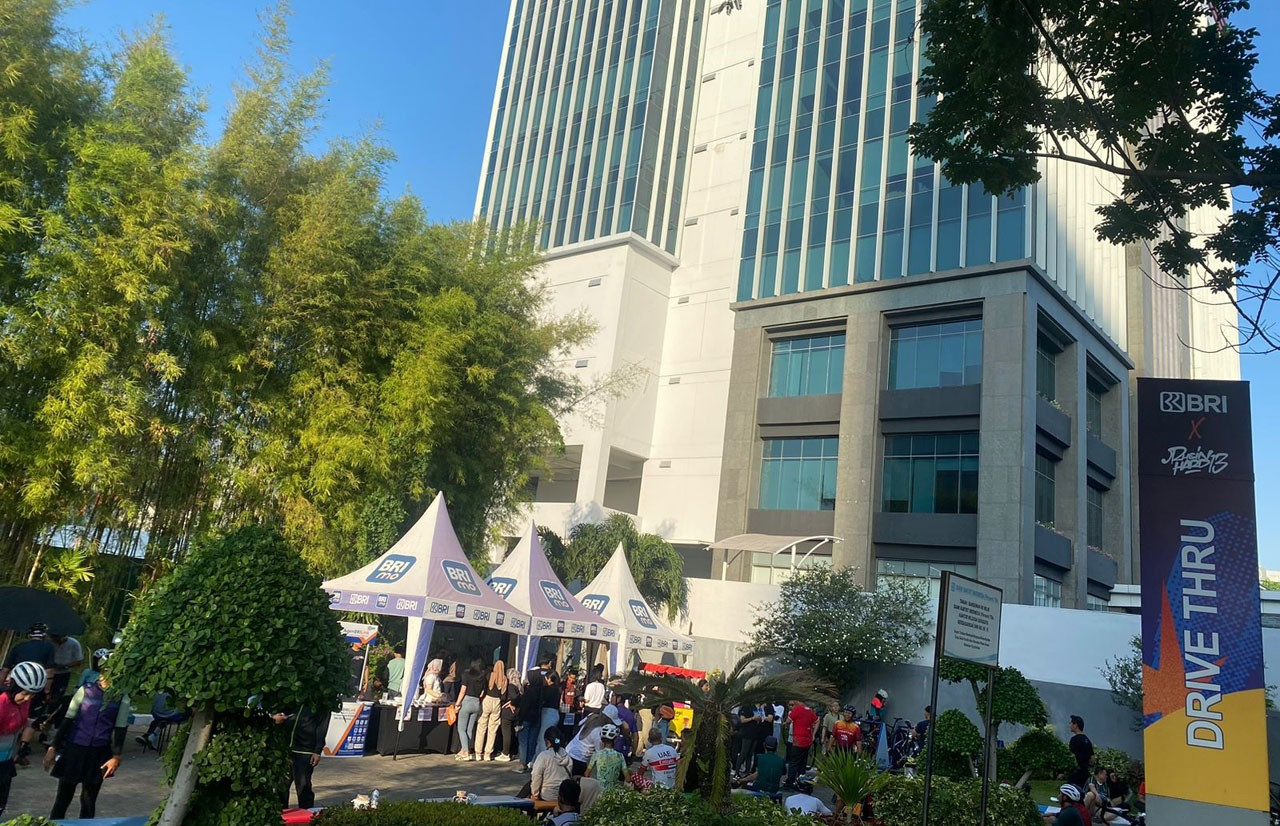Kampanye Hidup Sehat dan Transaksi Nontunai, BRI Surabaya Gelar Tunjungan Loop