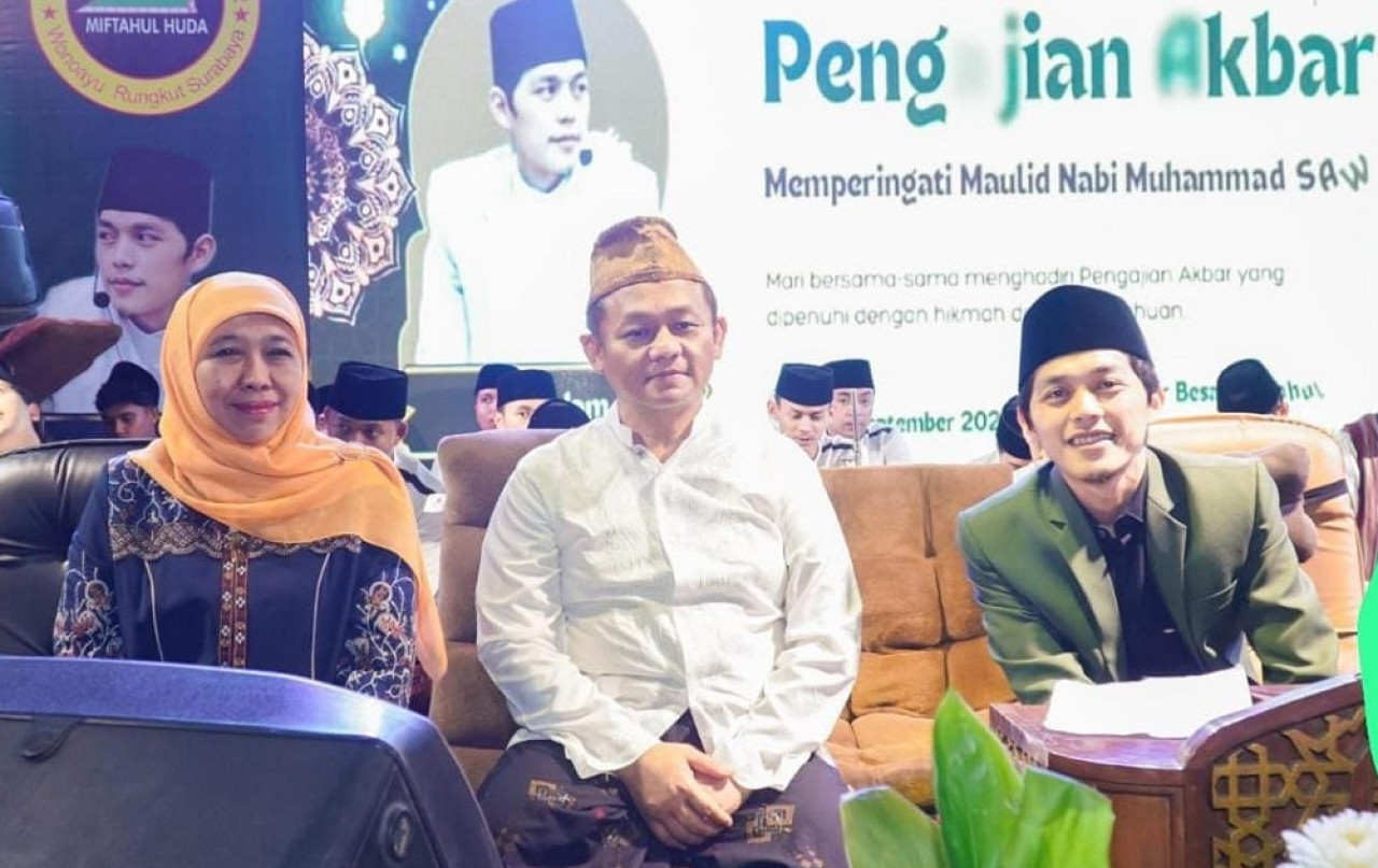 Khofifah Indar Parawansa, Sekjen Partai Golkar Sarmuji dan Gus Iqdam. (Foto:  Abdi for jatimnow.com)