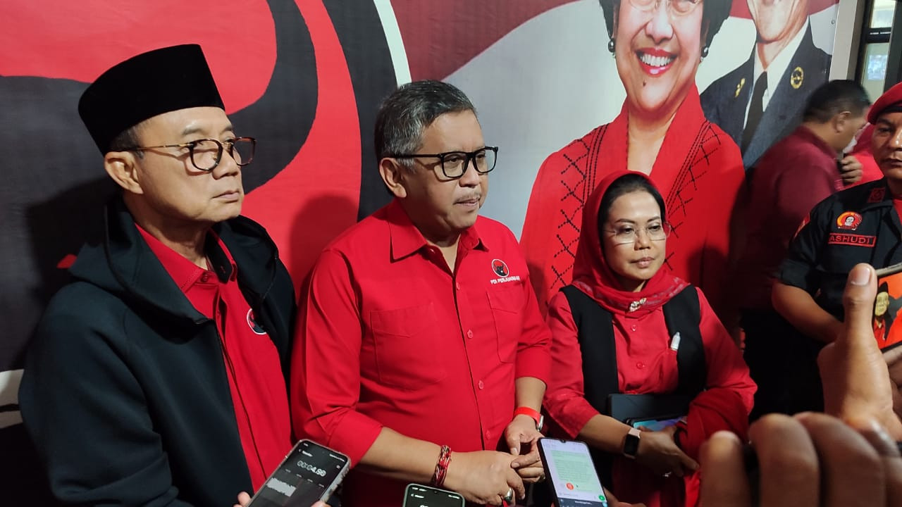 Hasto Kristianto usai rapat koordinasi pemenangan Pilkada serentak di Kantor PDIP Jatim, Surabaya (foto: Ni'am Kurniawan/jatimnow.com