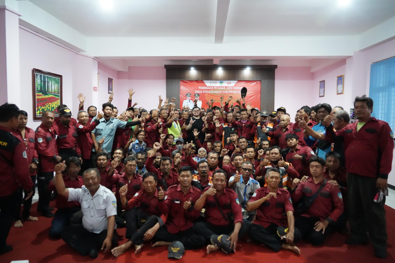 Kegiatan pembinaan Jukir di Kantor Dinas Perhubungan Kabupaten Kediri. (Foto: Pemkab Kediri/jatimnow.com)