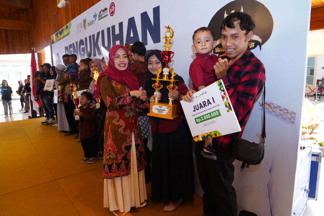 Pengukuhan Pokja Kampung Keluarga Berkualitas (KB) di Pendopo Panjalu Jayati. (Foto: Pemkab Kediri/jatimnow.com)