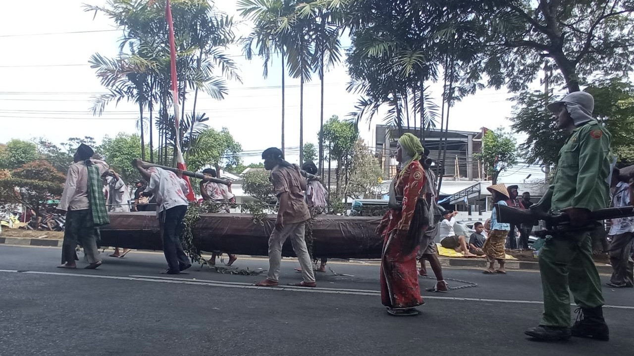 Peserta karnaval budaya di Jember. (Foto: Sugianto/jatimnow.com)
