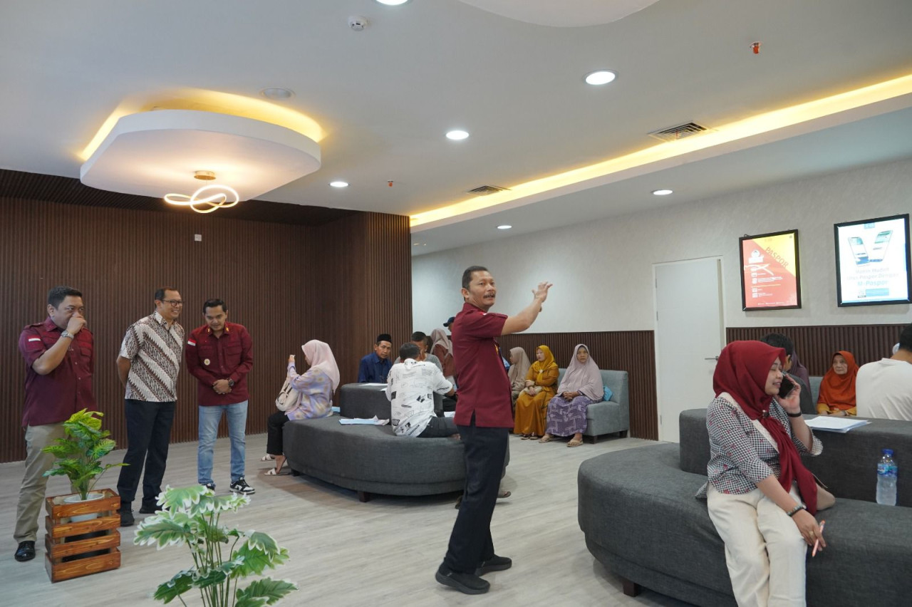 Suasana Immigration Lounge di Icon Mall Gresik. (Foto: Kemenkumham Jatim/jatimnow.com)