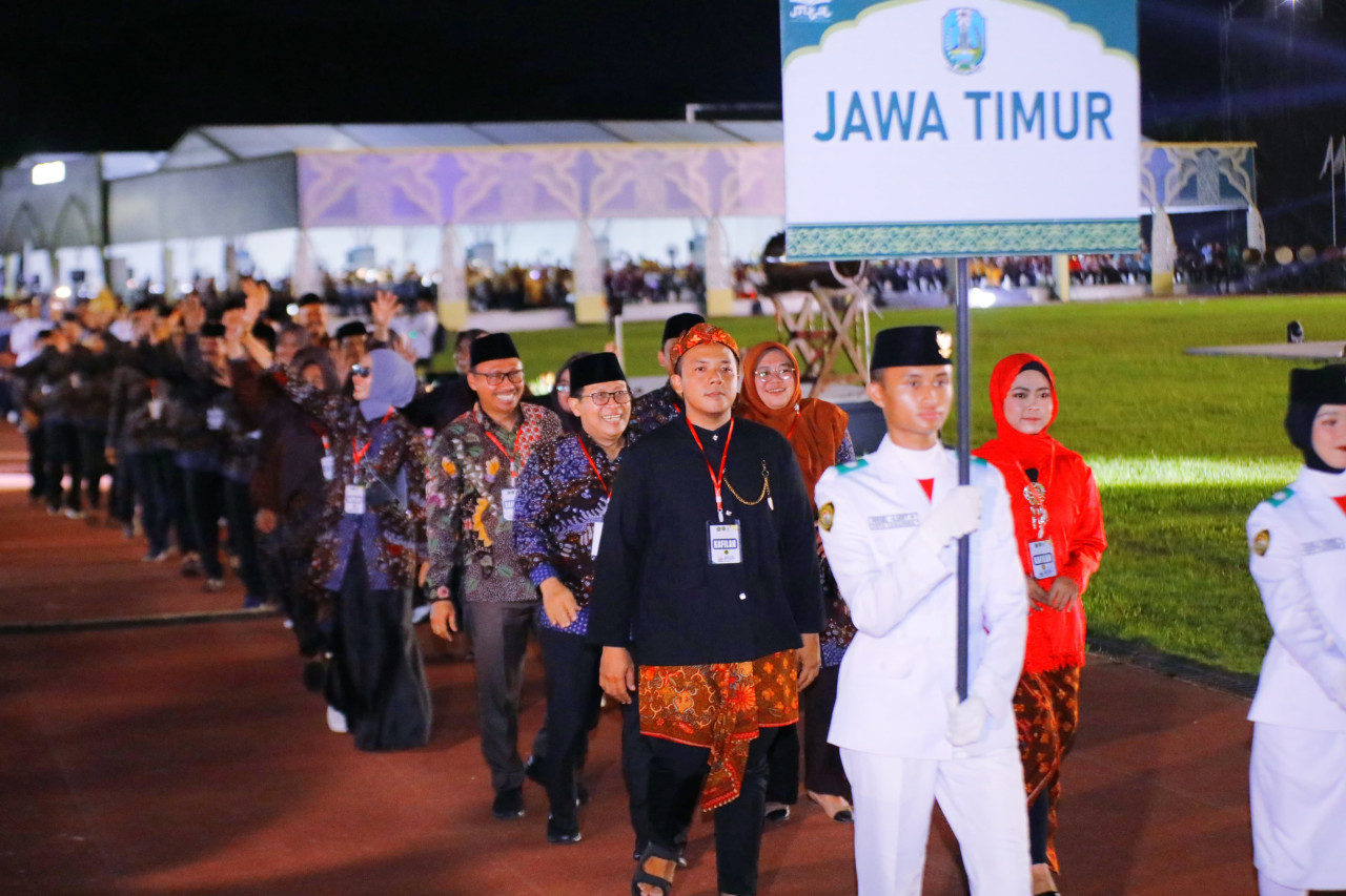 Pj Gubernur Jatim Adhy Karyono larut dalam pembukaan Musabaqah Tilawatil Qur'an di Samarinda (foto: Humas Pemprov Jatim for jatimnow.com)