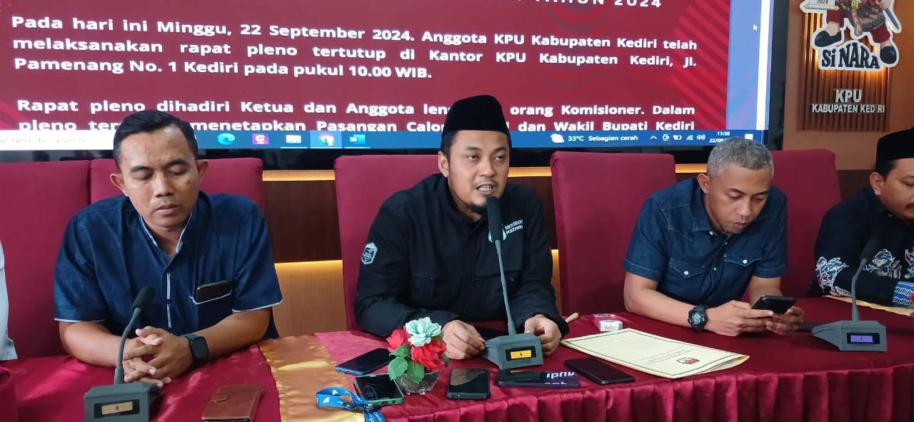 Rilis penetapan pasangan calon Pilkada Kediri 2024. (Foto: KPU Kabupaten Kediri/jatimnow.com)