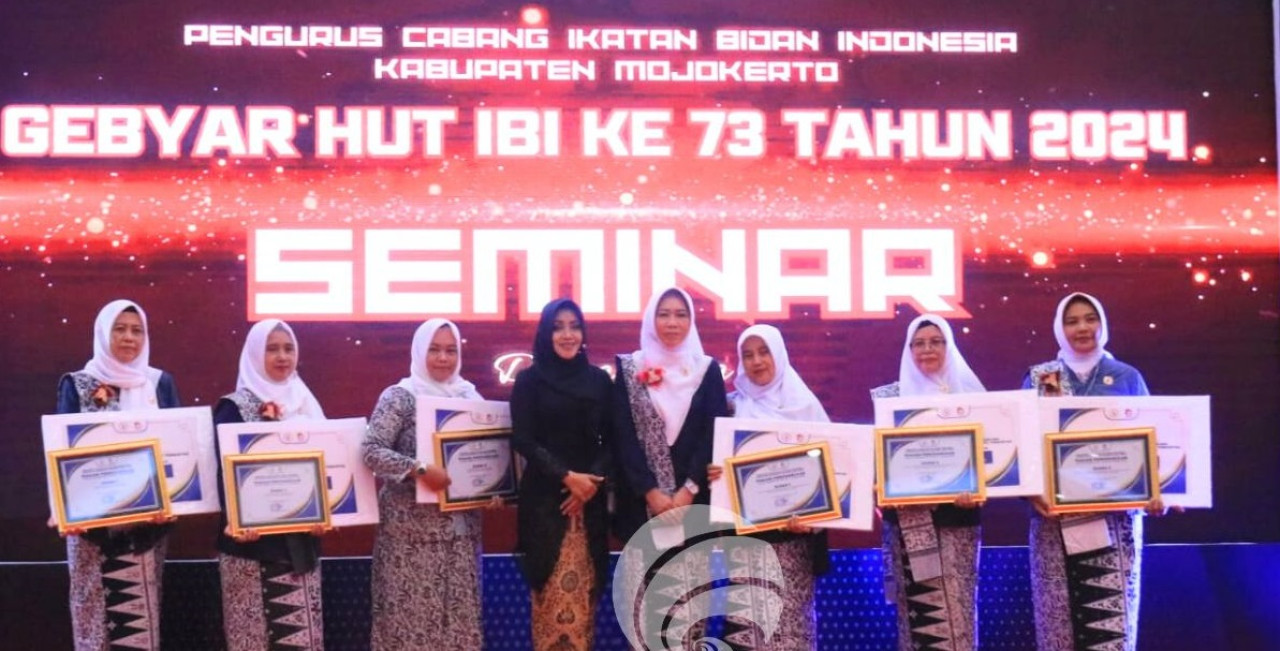 Bupati Ikfina dalam Gebyar HUT ke-73 Ikatan Bidan Indonesia (IBI) di Mojokerto. (Foto: Humas Pemkab Mojokerto for jatimnow.com)