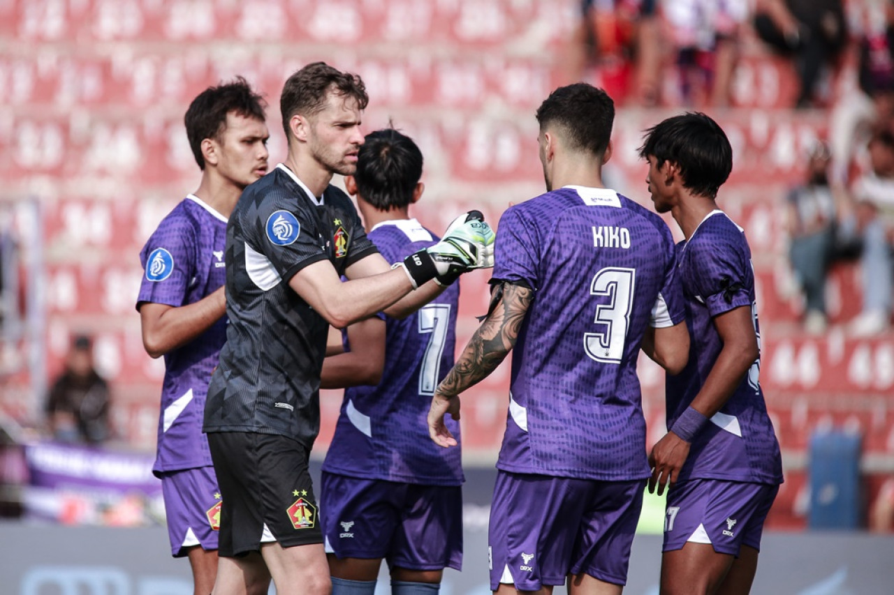 Kiper Persik Kediri Leo Navacchio. (Foto: LIB/jatimnow.com)