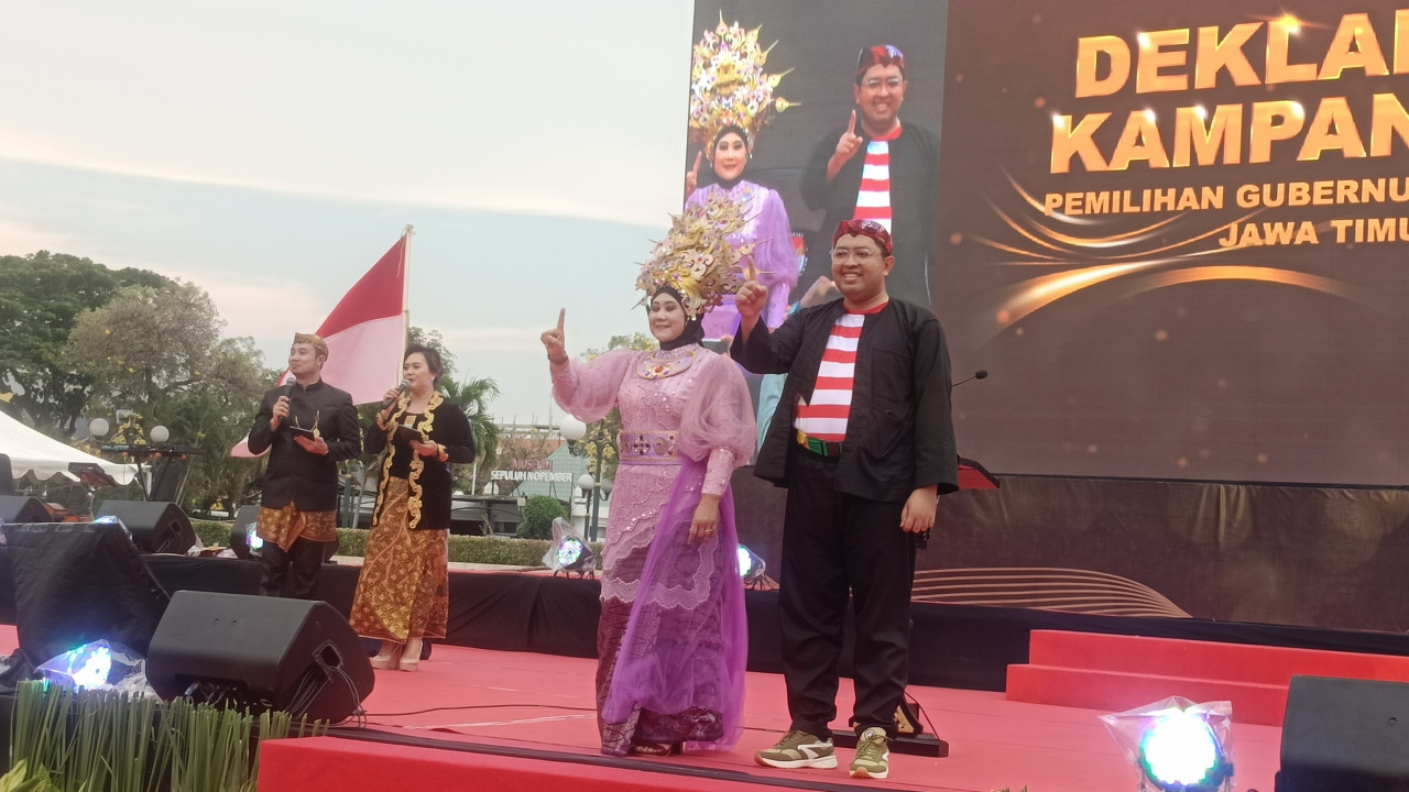 Pasangan Luluk - Lukman dalam Deklarasi Pilkada Damai KPU Jatim. (Foto: Misbahul Munir/jatimnow.com)