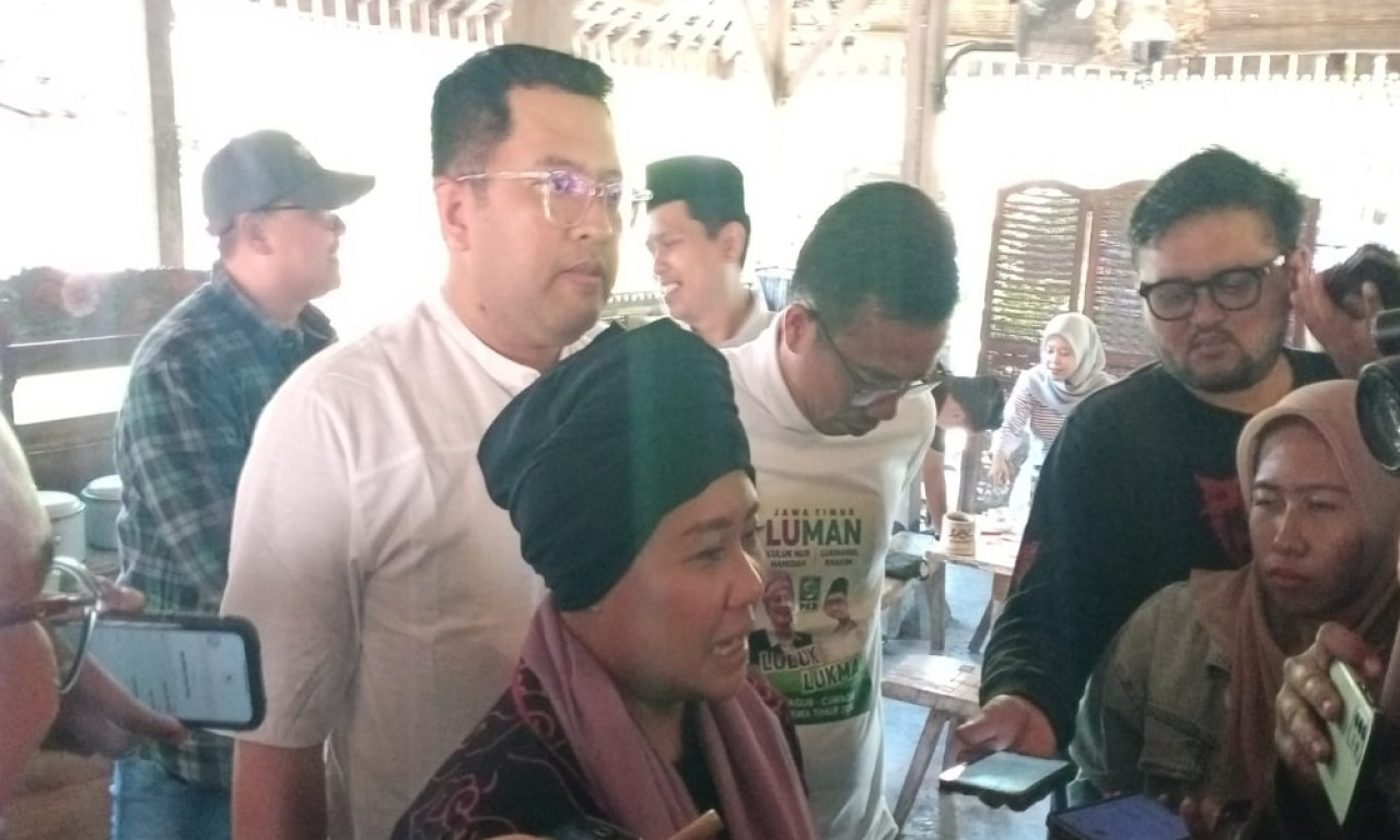 Luluk Nur Hamidah dan Lukmanul Khakim saat memberi keterangan pers. (Foto: Zaki Zubaidi)