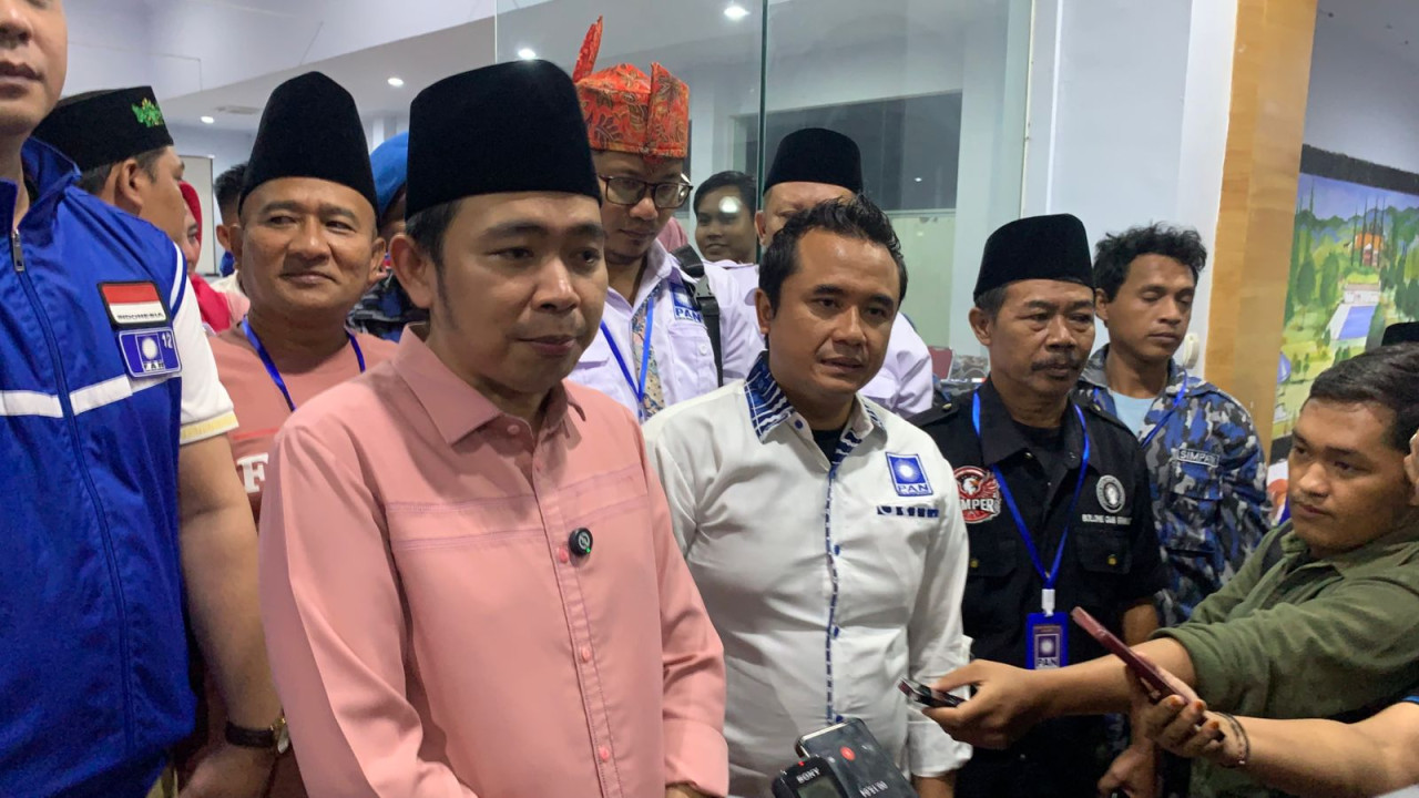 Mantan Cabup Jember 2019 bersama Gus Fawait Cabup 2024 (Foto: Aji/jatimnow.com)