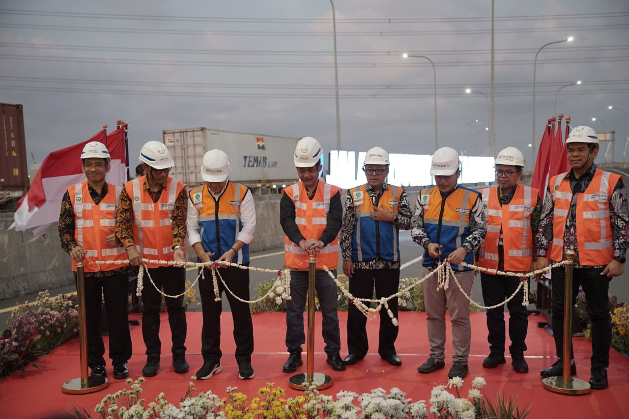 Seremonial peresmian pembukaan Jalan Fly Over Teluk Lamong. (Foto: Humas Pelindo Regional 3 for jatimnow.com)