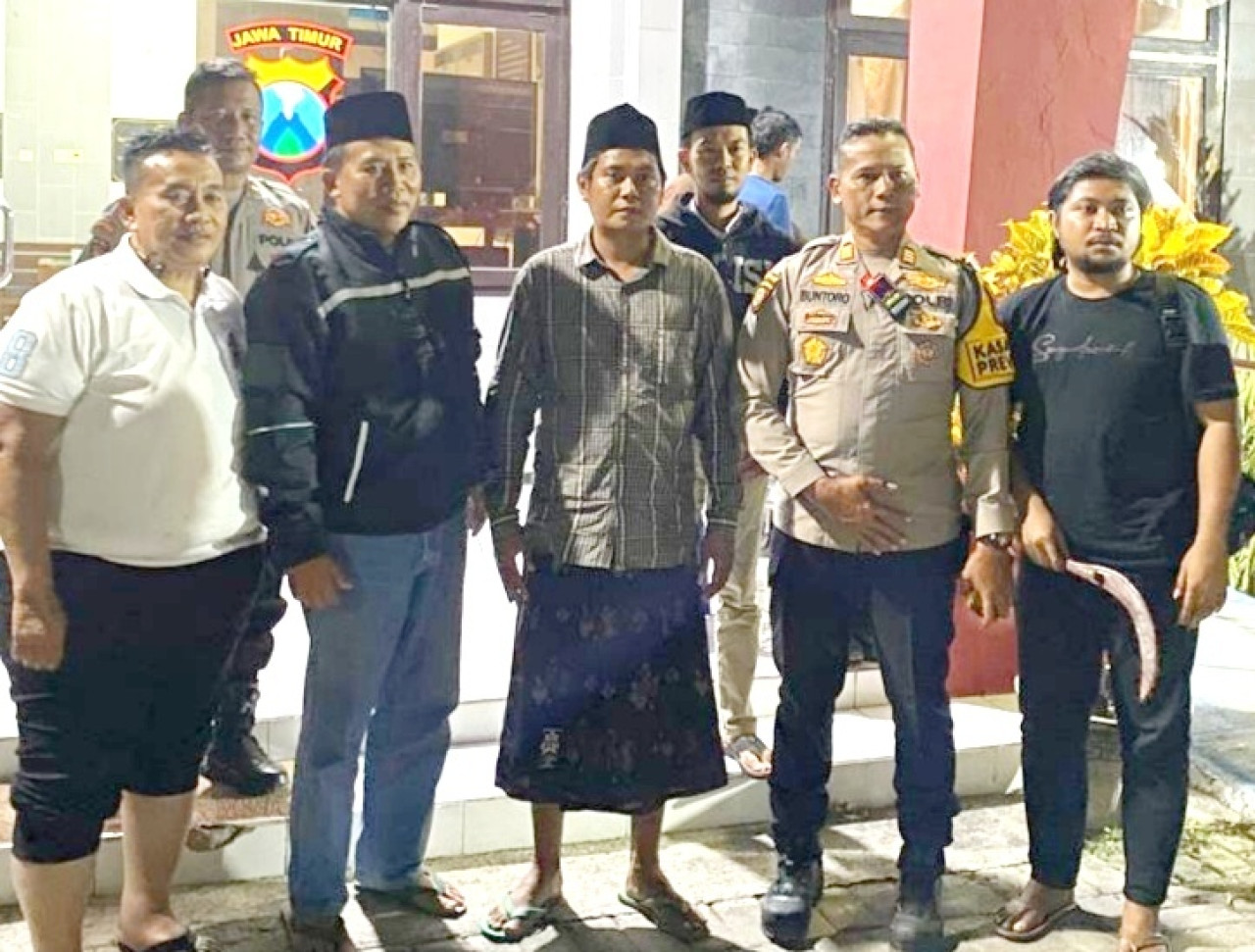 Pelaku pembacokan usai ditangkap polisi. (Foto: Fathor Rahman/jatimnow.com)