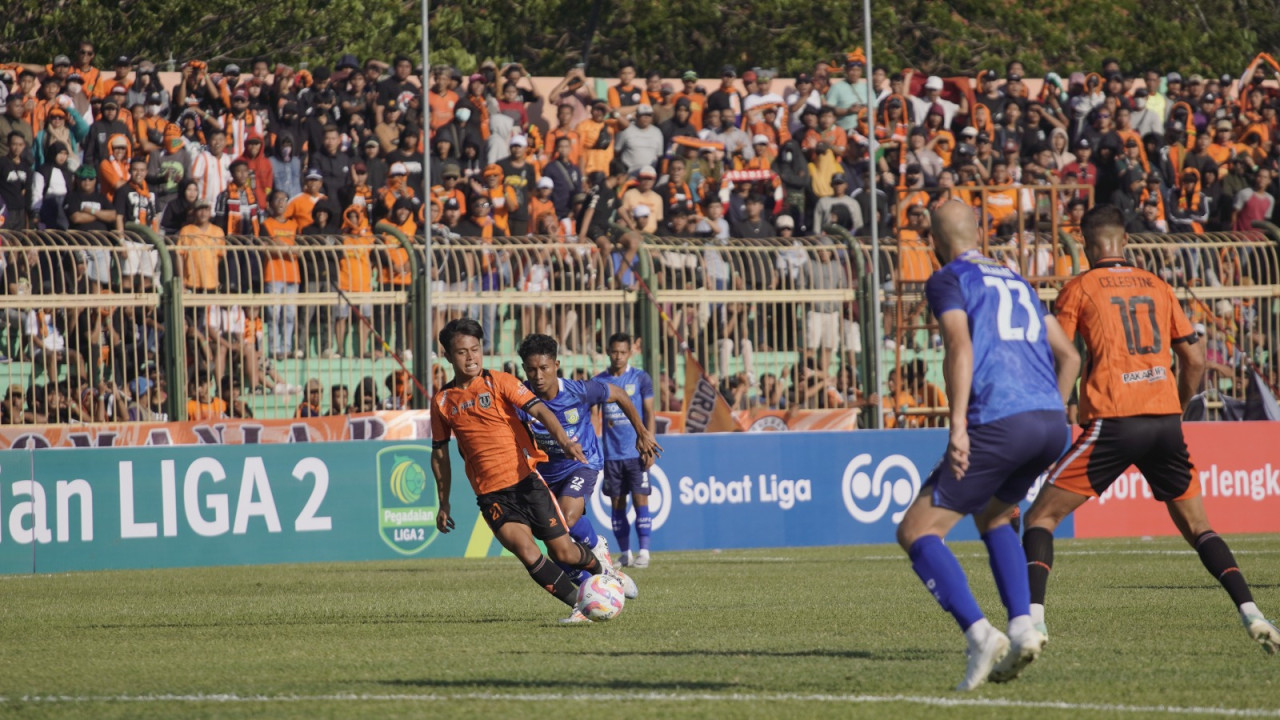 Pertandingan Persibo Bojonegoro vs Gresik United (foto Rizki for Jatimnow.com)