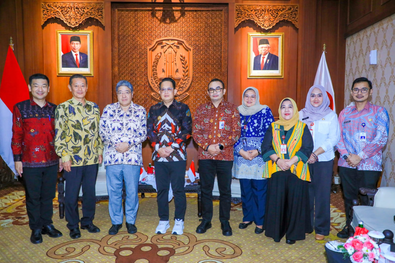 Pj Gubernur Adhy Karyono saat menerima Dubes Jepang di Grahadi (foto: Humas Pemprov Jatim for jatimnow.com)