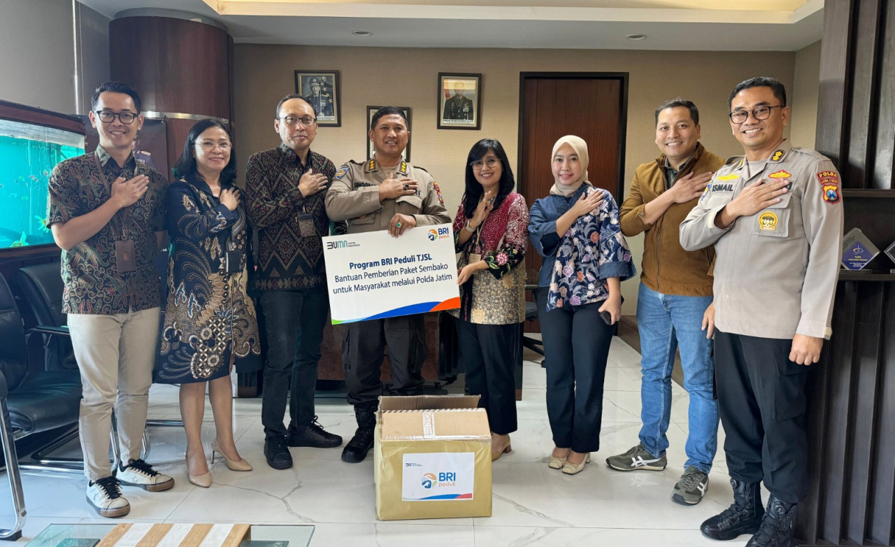 Gandeng Polda Jatim, BRI Salurkan Bantuan Sembako untuk Warga