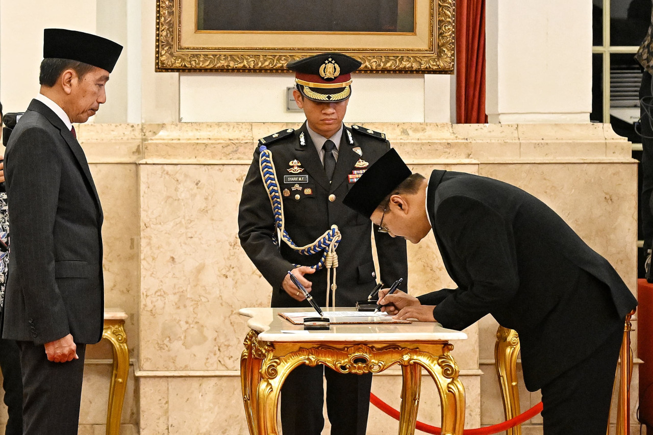 Presiden Joko Widodo secara resmi melantik Syaifullah Yusuf sebagai Menteri Sosial Kabinet Indonesia Maju. (Foto: Rusman - Biro Pers Sekretariat Presiden)