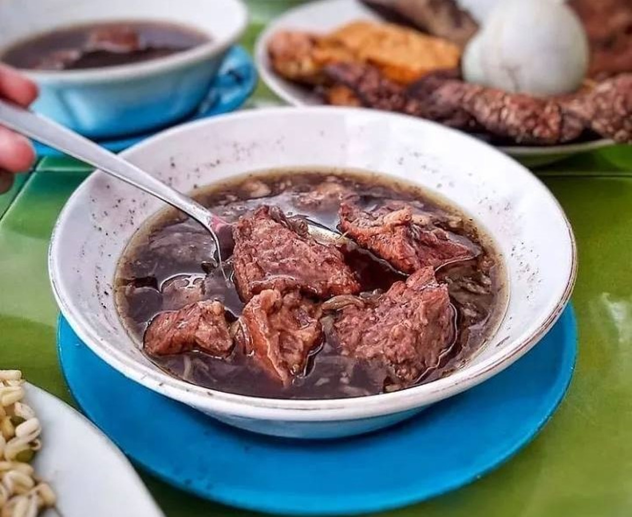 Rawon Setan Mbak Endang. (Foto: Instagram @jastipjajananindonesia for jatimnow.com)