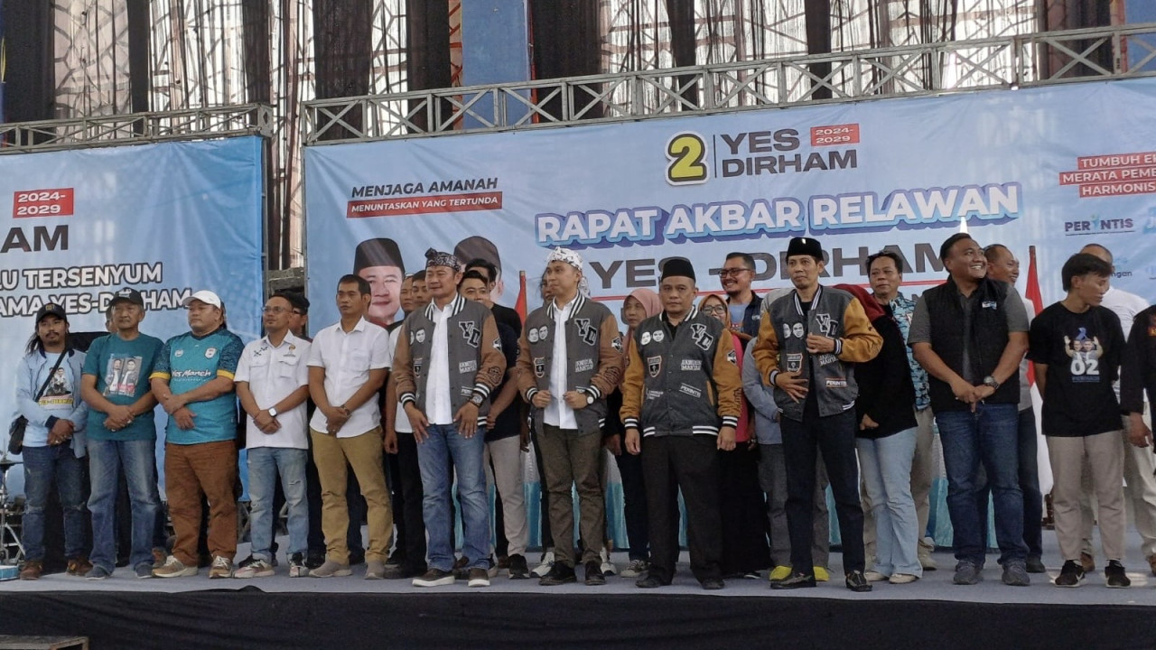 Rapat Akbar Relawan Yes - Dirham, Kiai Ghofur Beri Pesan untuk Santri