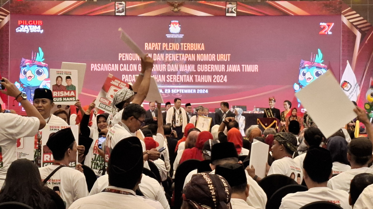 Suasana pengundian dan penetapan nomor urut Pilgub Jatim 2024. (Foto: Ni’am Kurniawan/jatimnow.com)