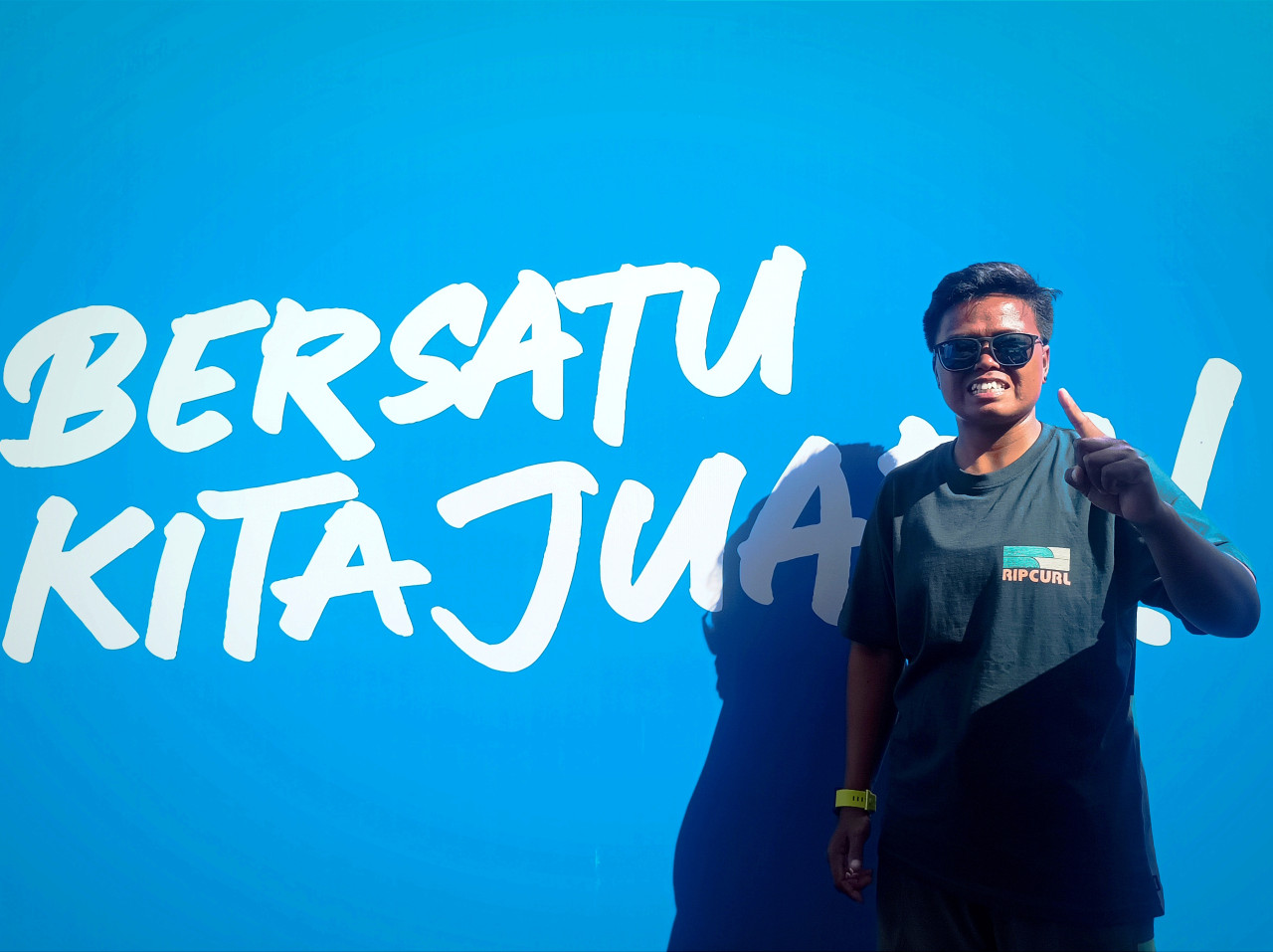 Atlet Selancar Angin Jatim Hoiriyah Penuhi Target Emas di PON XXI 2024