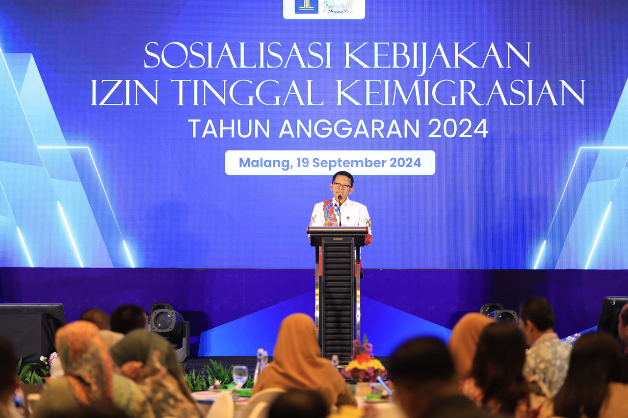 Kakanwil Kemenkumham dalam kegiatan Sosialisasi  Kebijakan Izin Tinggal Keimigrasian. (Foto: Humas Kemenkumham Jatim/jatimnow.com)