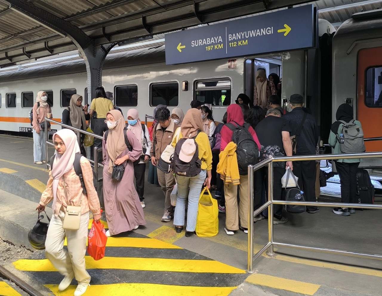Penumpang di Stasiun Jember alami kenaikan di libur Maulid Nabi Muhammad SAW (Foto: Humas Daop 9 Jember)