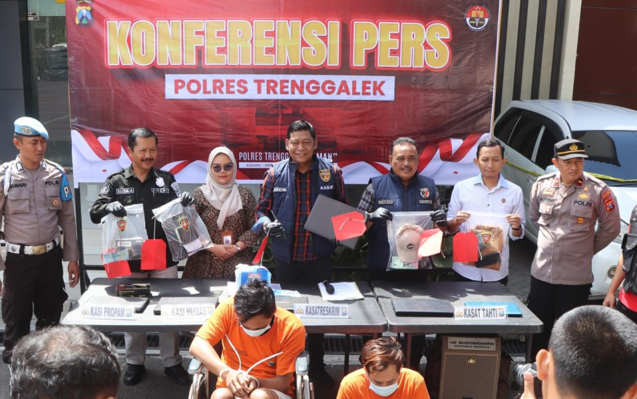 Tersangka saat dirilis Polres Trenggalek. (Foto: Polres Trenggalek)