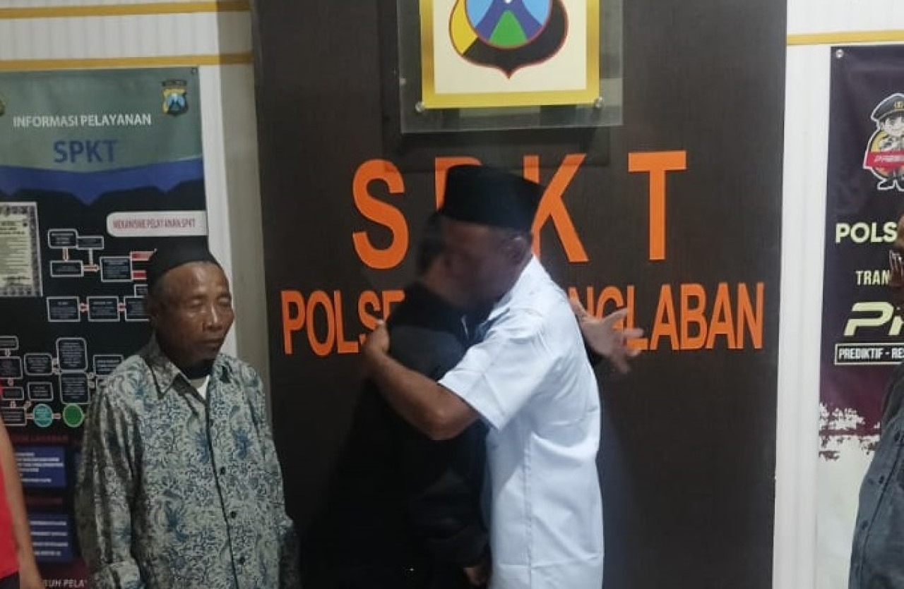 Berangkat Pengajian, Warga Blitar Kok Malah Nyolong Sempak