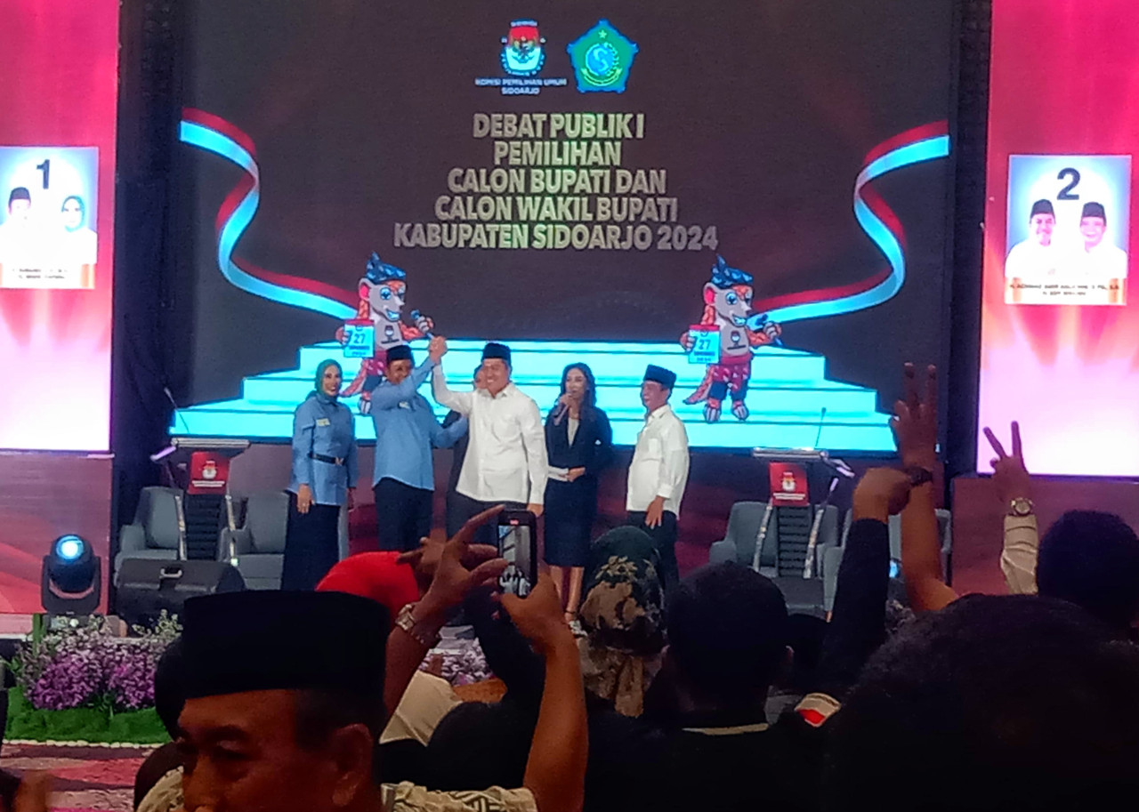 Suasana debat publik perdana calon Bupati dan Wakil Bupati Sidoarjo digelar di Fave Hotel Sidoarjo. (Foto: Ahaddiini HM/jatimnow.com)