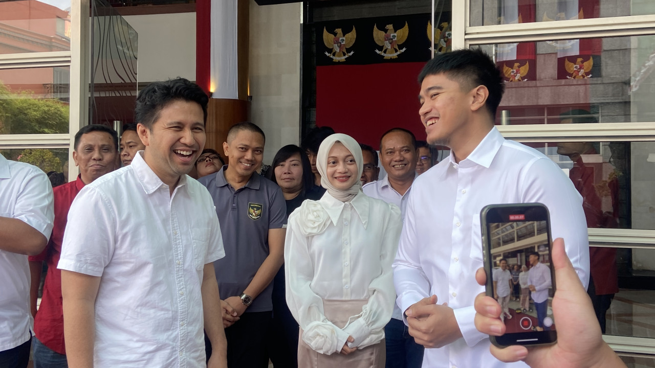 Emil Dardak, Vinanda dan Kaesang saat bertemu di Grand Surya, Kota Kediri. (Foto: Yanuar Dedy/jatimnow.com)
