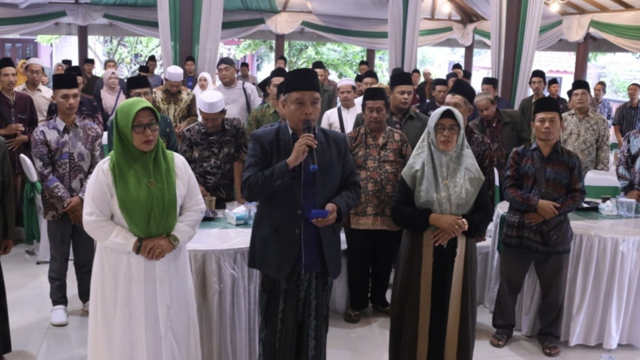 Deklarasi dukungan Forum Komunikasi Diniyah Takmiliyah (FKDT) Kabupaten Kediri untuk Deny-Mudawamah. (Foto: Bima/jatimnow.com)