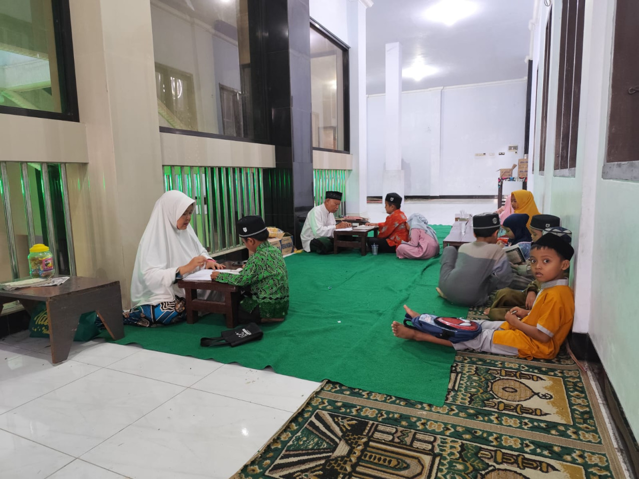 Guru ngaji di Jember. (Foto: Atta for jatimnow.com)