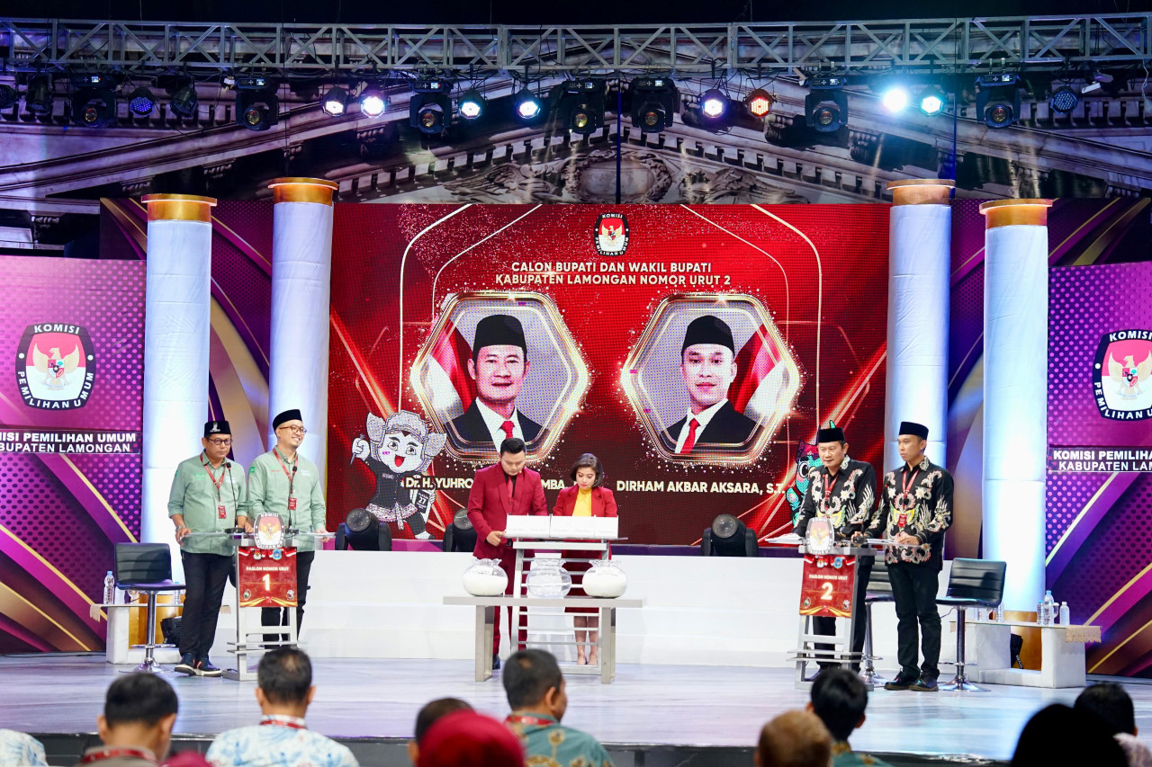 Debat perdana Pilkada Lamongan. (Foto : Adyad Ammy Iffansah/jatimnow.com)